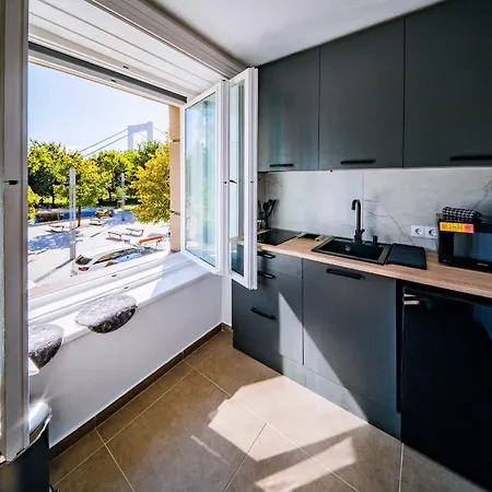 Downtown Riverfront アパート *