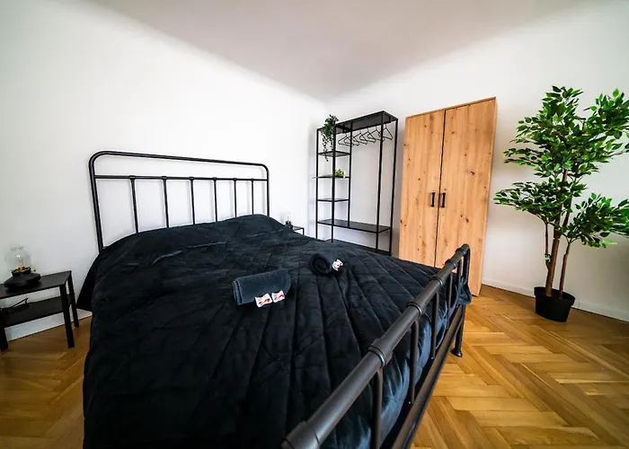 Downtown Riverfront Apartment