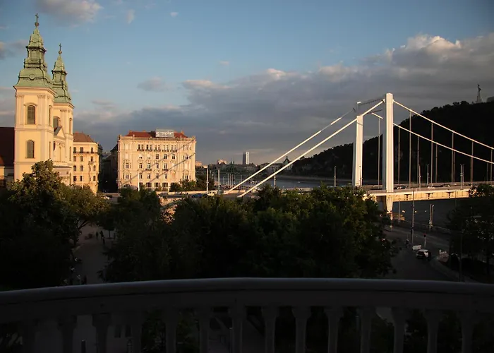 Downtown Riverfront Budapesta